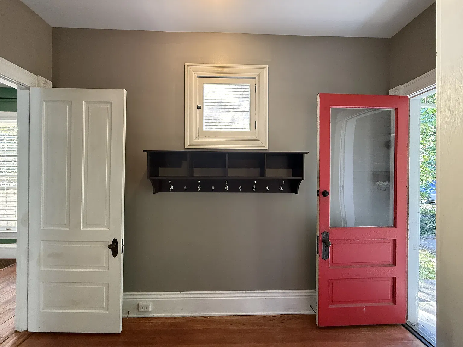 102 Waverly Court - 1 — Photo 3