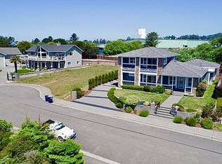 842 Chetco Point Ter, Brookings, OR 97415