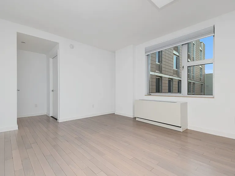 250 Bedford Ave #129214 — Photo 4