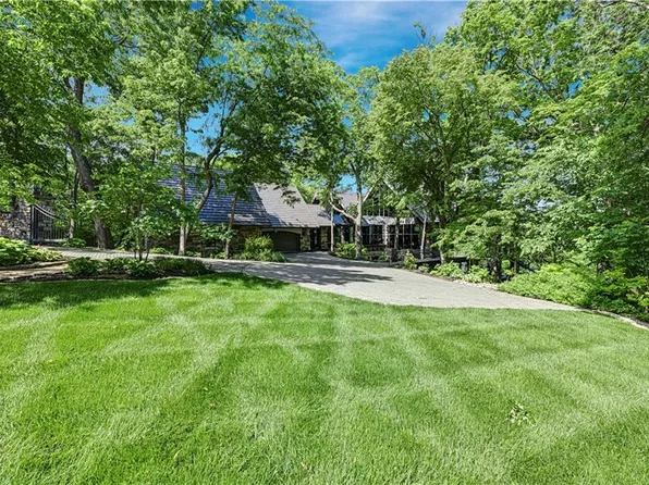 16900 S Highland Ridge Dr, Belton, MO 64012