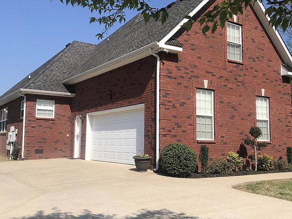3rd image of 1018 Friendswood Ln