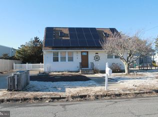 511 Barnegat Ave, Ship Bottom, NJ 08008