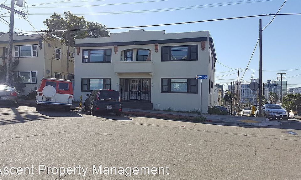 1st image of 141 W Ivy St