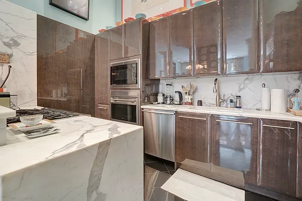 Rented by Bond New York | media 9