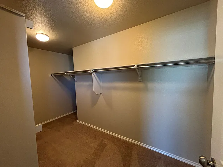 1902 Winamac Dr — Photo 13