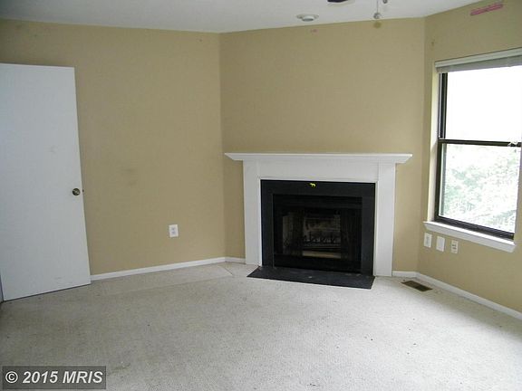 5th image of 933 Barton Oaks Pl
