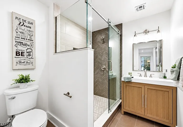 44 E Cedar St — Photo 17