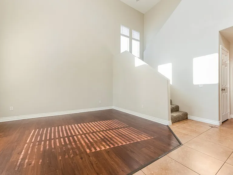 5305 Santa Fe Heights St — Photo 4