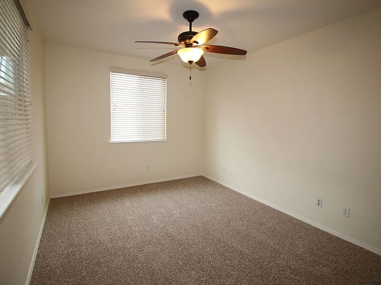 4044 W Peach Tree Ln — Photo 11