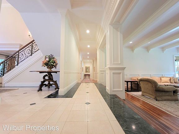 5th image of 375 Selby Ln