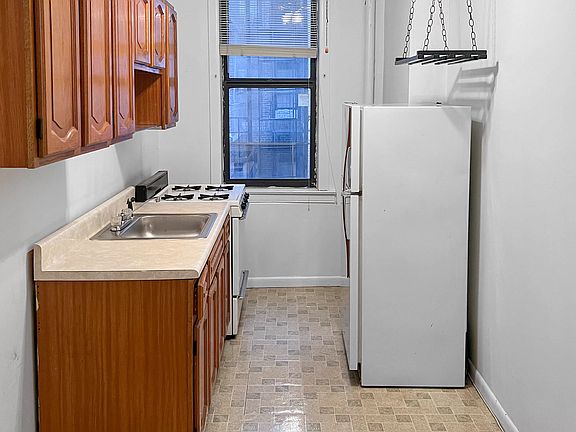 5th image of 7901 4th Ave #2