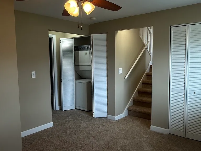 29W523 Winchester Cir S #1 — Photo 14