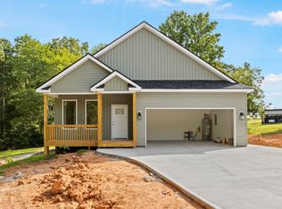 138 Deerfield Dr, Wellford, SC 29385