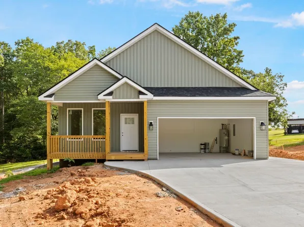 138 Deerfield Dr, Wellford, SC 29385