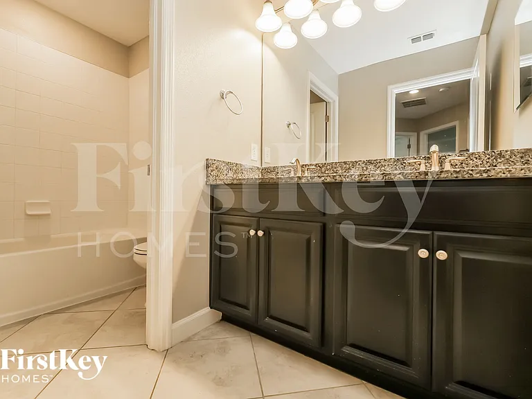 9901 Victory Gallop Loop — Photo 17