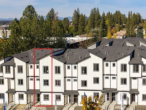 2nd image of 1101 W Pinewood Loop