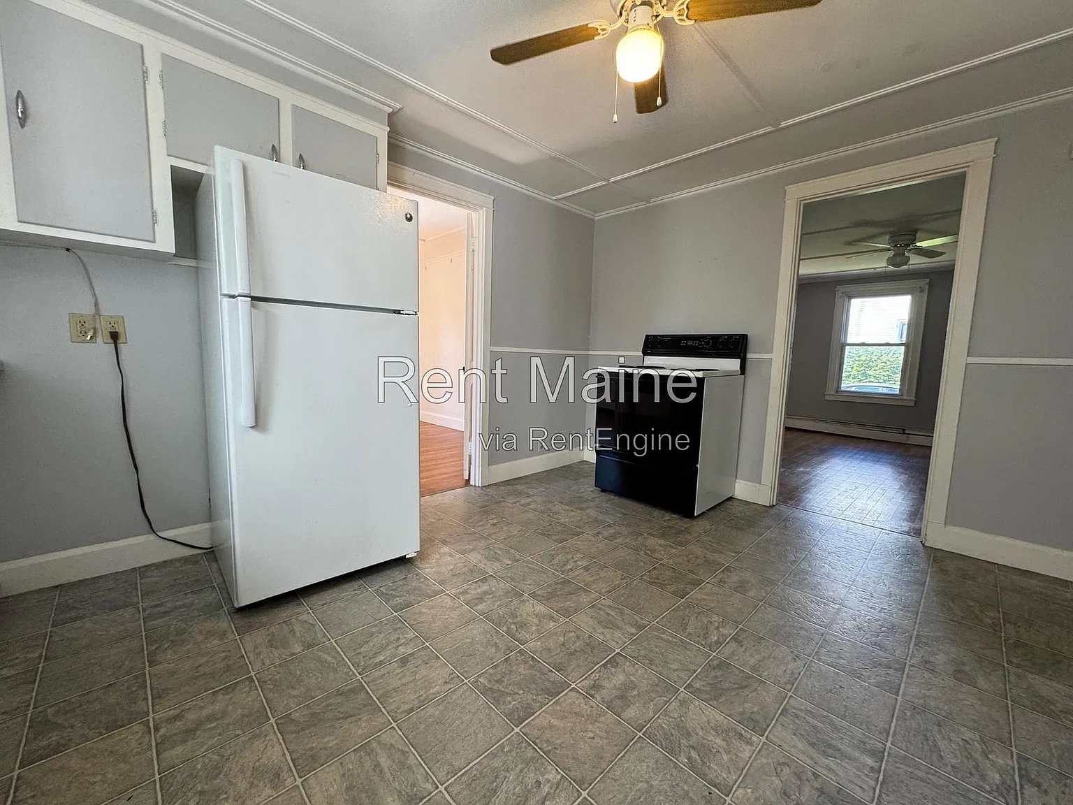 2 bed, 1.0 bath, 900 sqft, $1,350 — Photo 2