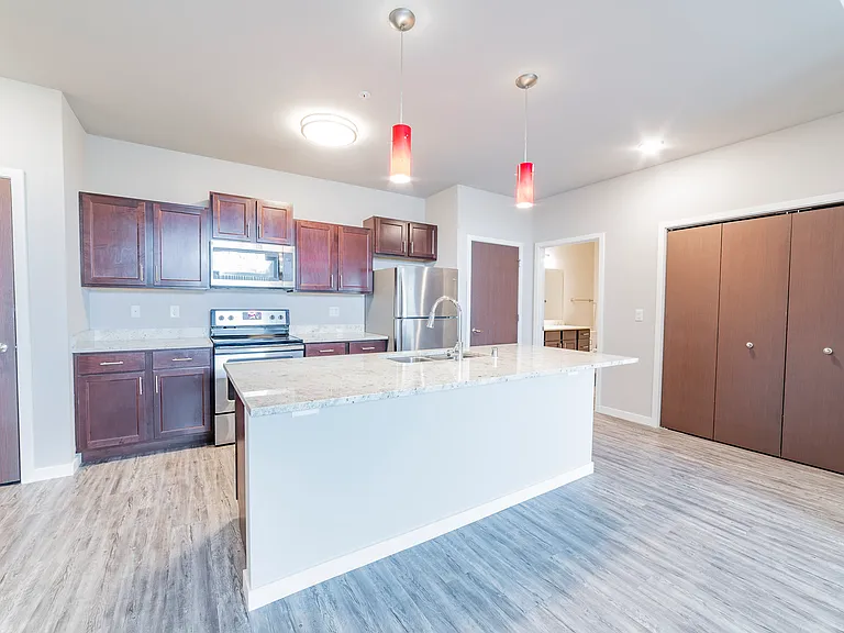 Mammoth Springs Apartments & Townhomes — Photo 77