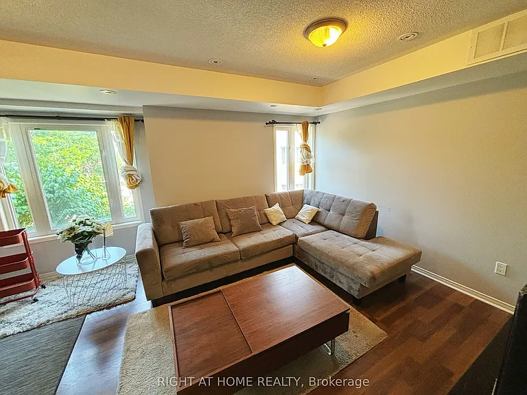 312 John St #351 — Photo 4