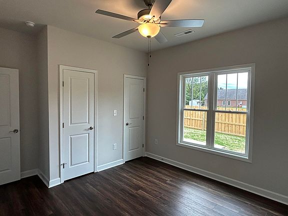 2nd image of 943 Craig Ave