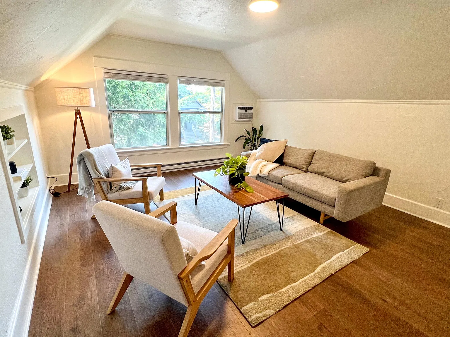 1 bed, 860 sqft, $1,600 — Photo 2