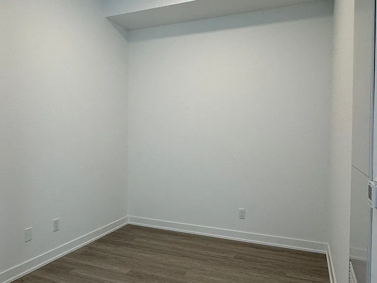 8188 Yonge St #631 — Photo 16