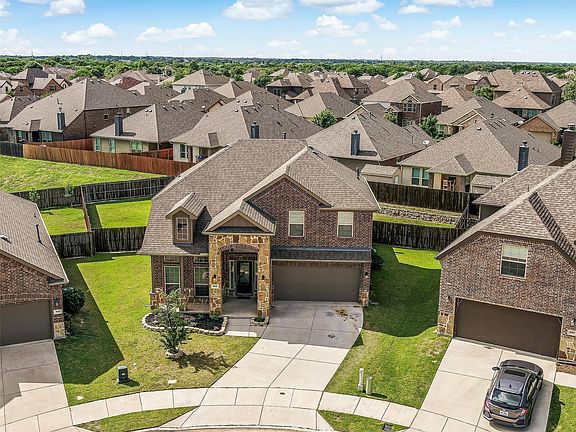 2nd image of 805 Lake Cypress Ln