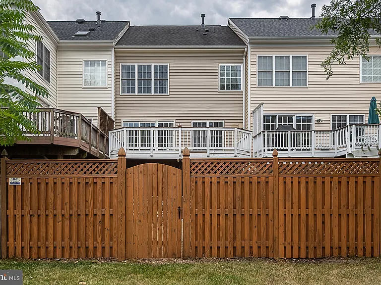 24635 Kings Canyon Sq — Photo 59