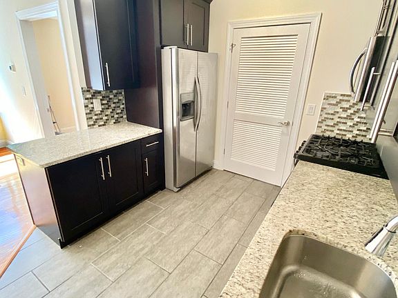 2nd image of 105 N Walnut St #406