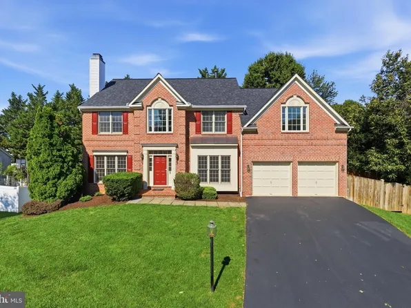 10160 Palmer Dr, Oakton, VA 22124