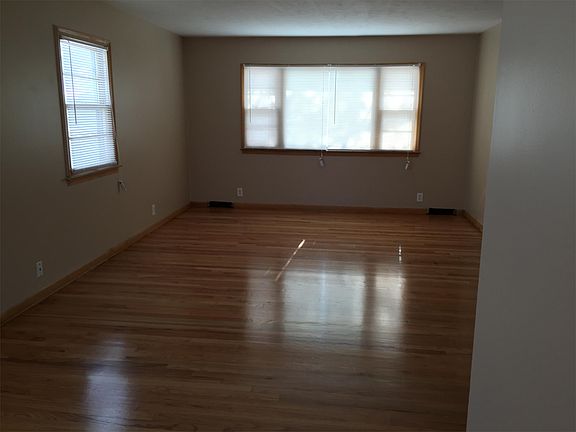 5th image of 4858 Saratoga St