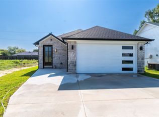 304 Backlash Dr, Mabank, TX 75156