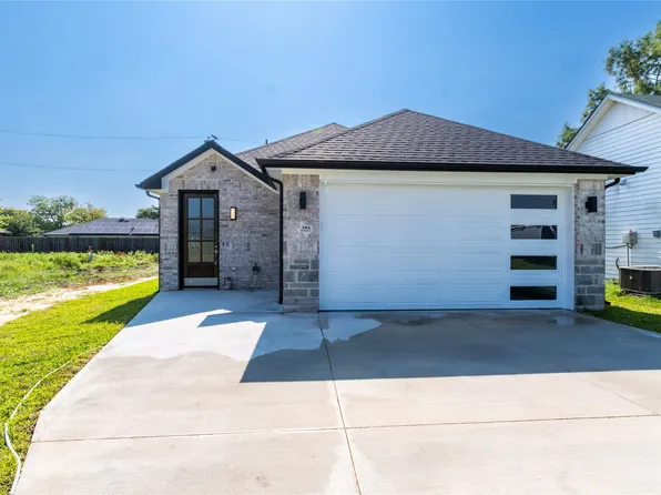 304 Backlash Dr, Mabank, TX 75156