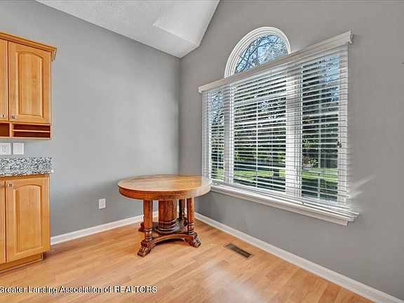 4th image of 2930 Marfitt Rd