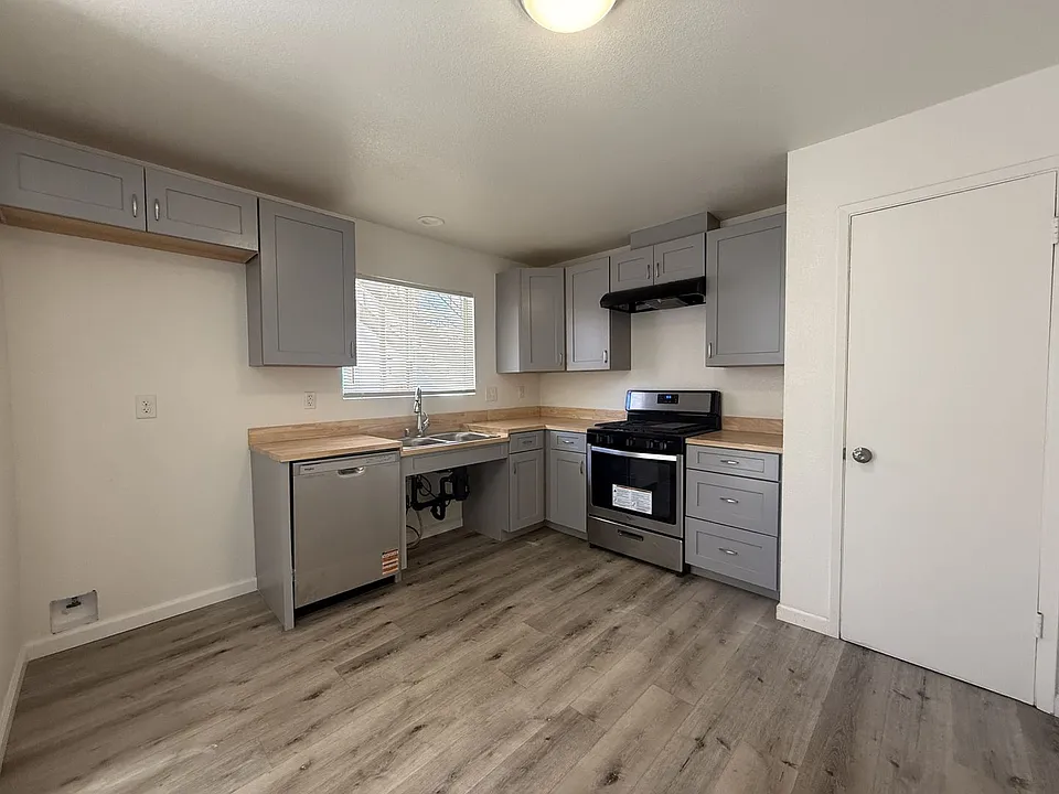 524 E Avenue Q12 #4