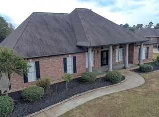 829 E Kade Ln, Lake Charles, LA 70605