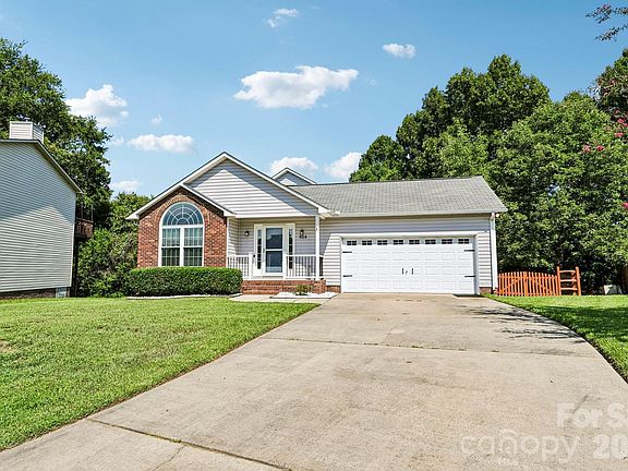3rd image of 854 Highlander Ct