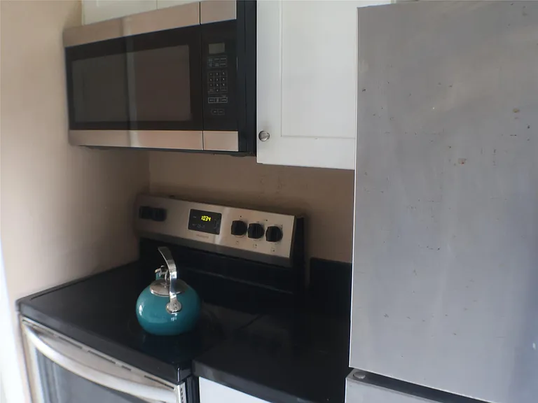 7700 Creekbend Dr #33 — Photo 5
