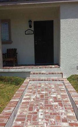 4th image of 11834 Raymond Ave