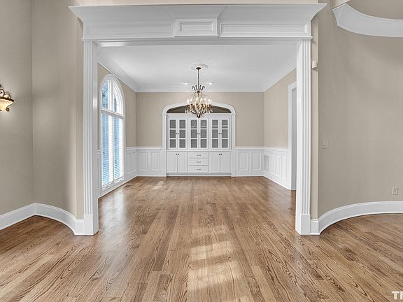 3rd image of 3610 Foxwood Pl
