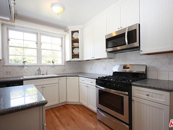3rd image of 2718 Kelton Ave