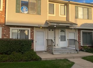 30767 Hidden Pines Ln #28, Roseville, MI 48066