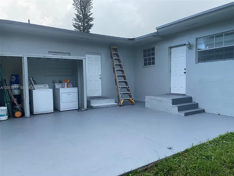 18140 NW 18th Ave — Photo 16