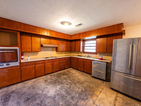 3rd image of 3304 53rd St
