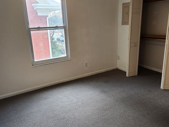 5th image of 4335 Oak St APT 11