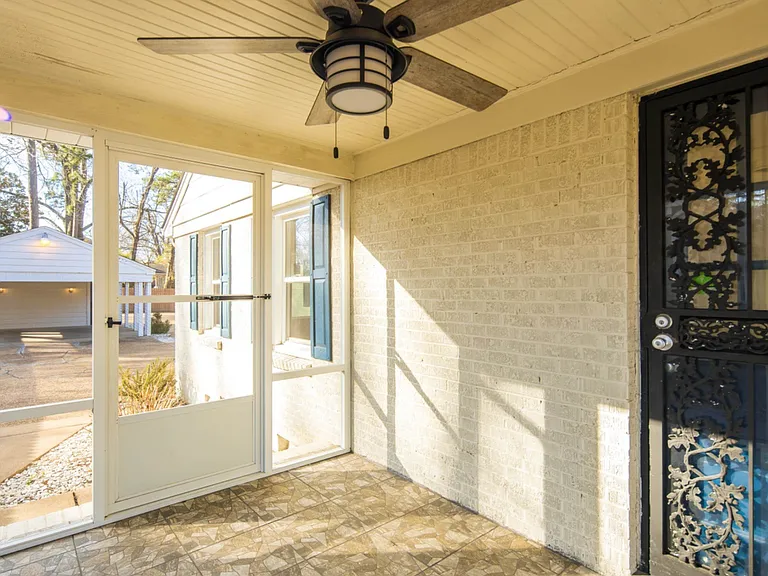 Screened In Porch