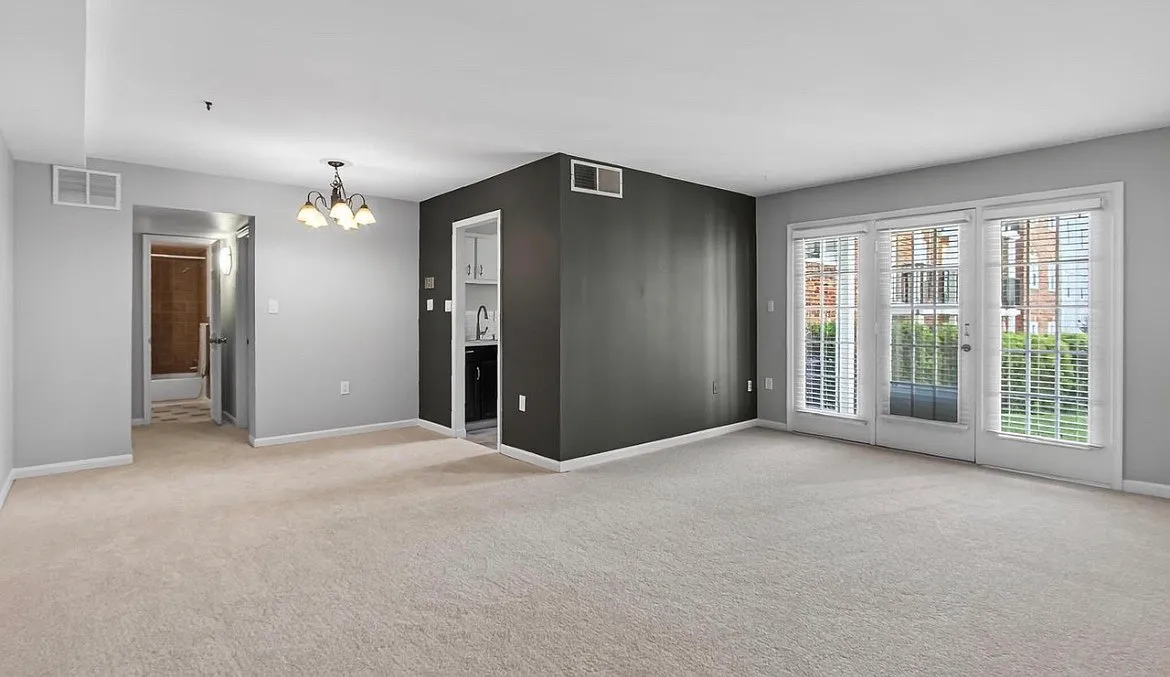 1 bed, 698 sqft, $2,375 — Photo 2