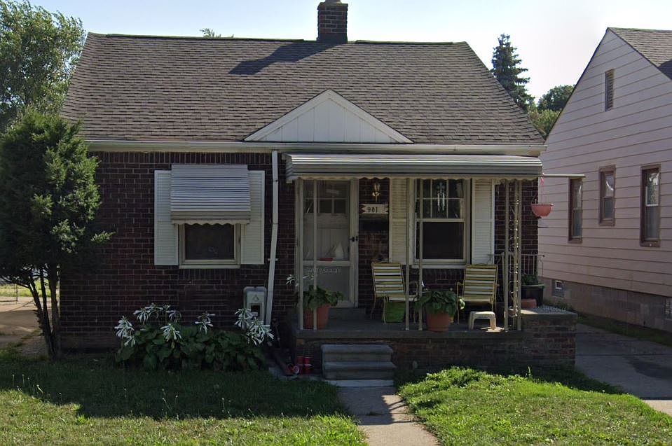 1st image of 981 Garfield Ave