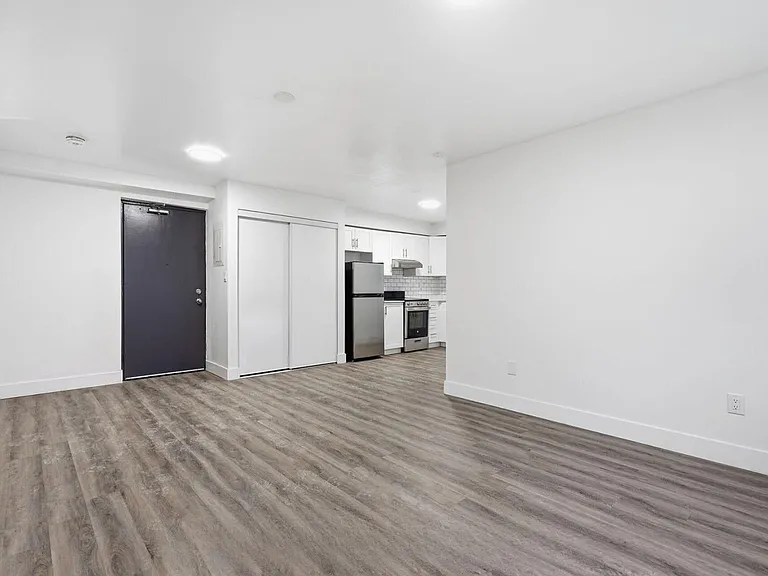 227 Cathcart St — Photo 10