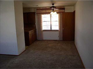 4th image of 14 Glenda Dr